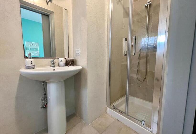 غرفة كومفورت ثلاثية, B&b Cavalieri Di Rodi