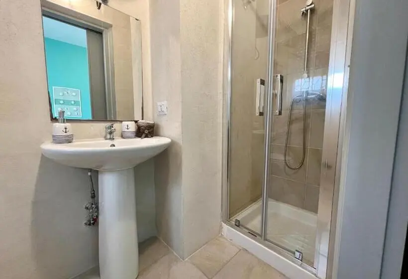 Comfort Kolmen Hengen Huone, B&b Cavalieri Di Rodi
