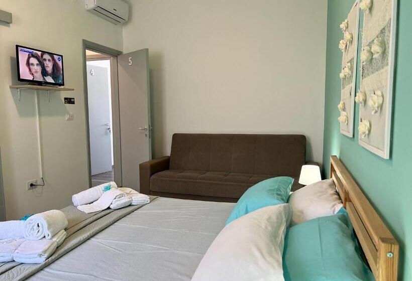 غرفة كومفورت ثلاثية, B&b Cavalieri Di Rodi