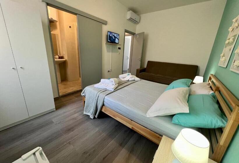 غرفة كومفورت ثلاثية, B&b Cavalieri Di Rodi