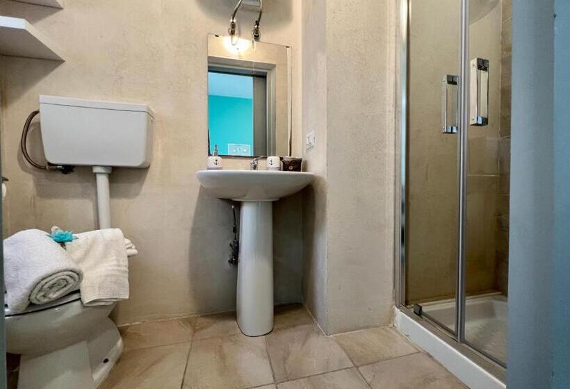 غرفة كومفورت ثلاثية, B&b Cavalieri Di Rodi