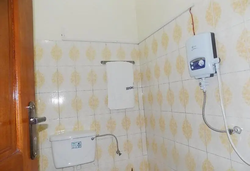 اتاق استاندارد, Japs Motel Mbarara