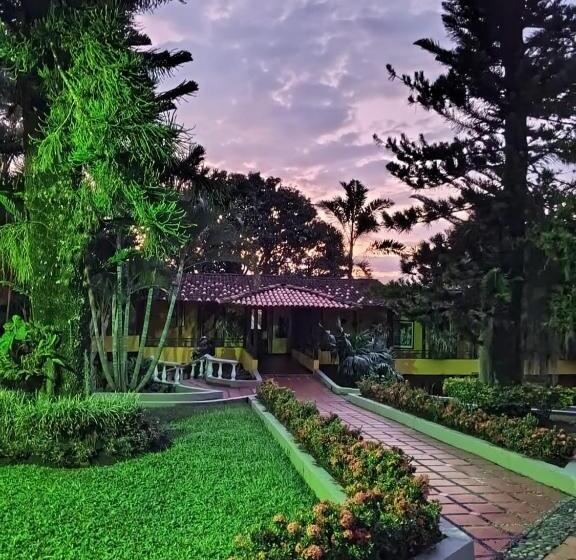 スタンダードトリプルルーム, Pueblito Cafetero