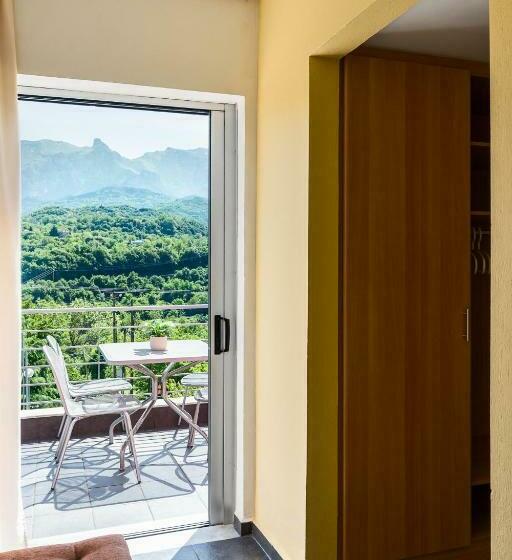 חדר משפחתי, Gefiri Plakas Hotel By Konnect, Tzoumerka