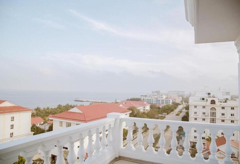 اتاق خانوادگی با چشمانداز دریا, Hai Tien Plaza