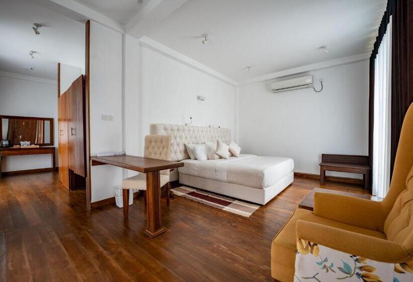 キングサイズベッドのスタンダードルーム, Shanthi Uyana