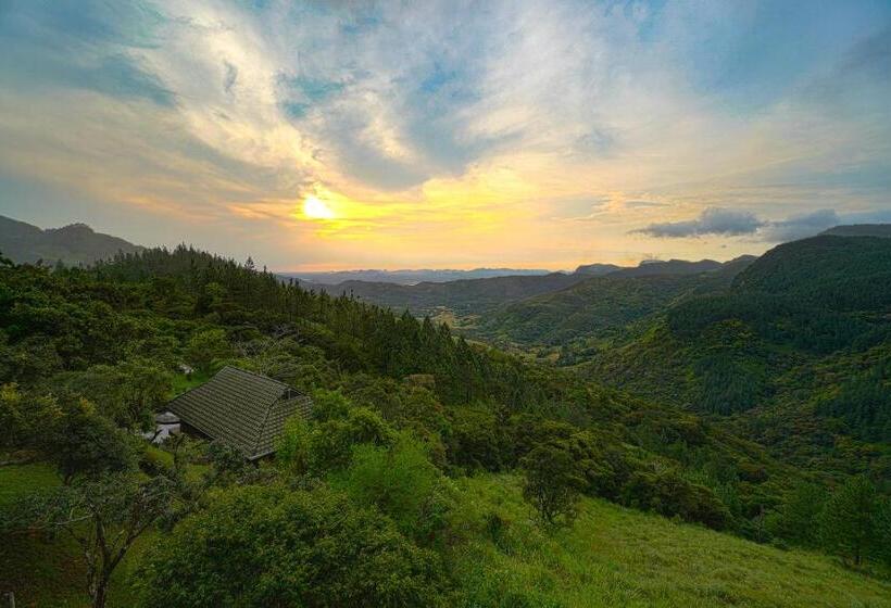 キングサイズベッドのスタンダードルーム, Shanthi Uyana