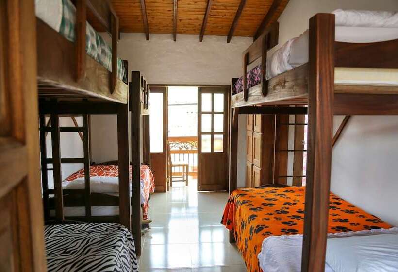 Семейный Номер, S. Peppers Hostel