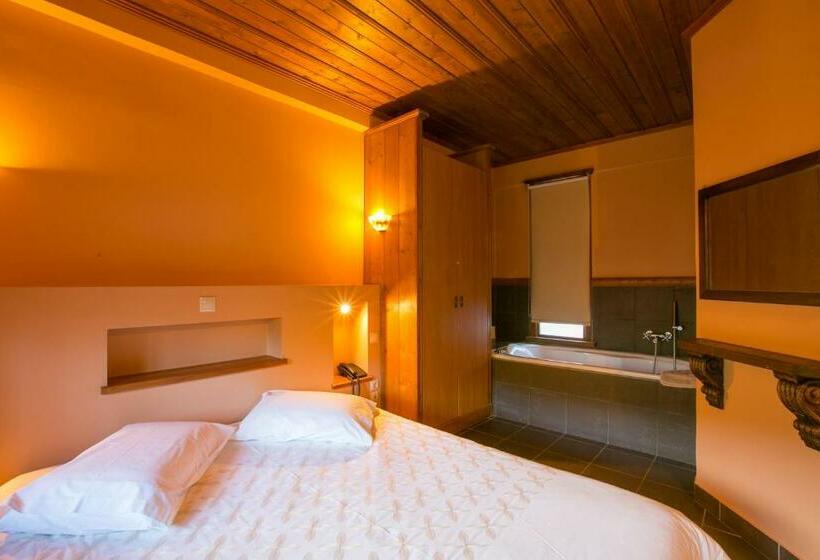 חדר סופריור, Vitina House