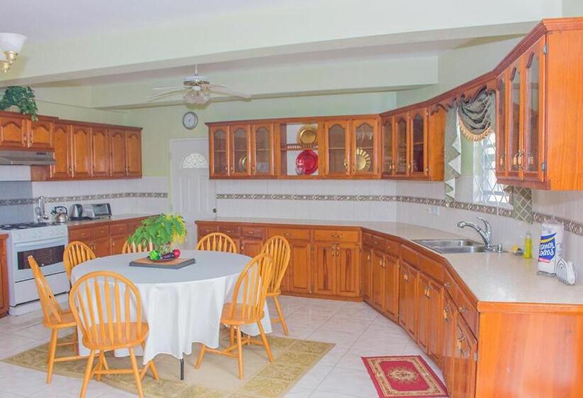 اتاق لوکس, Alexandrina