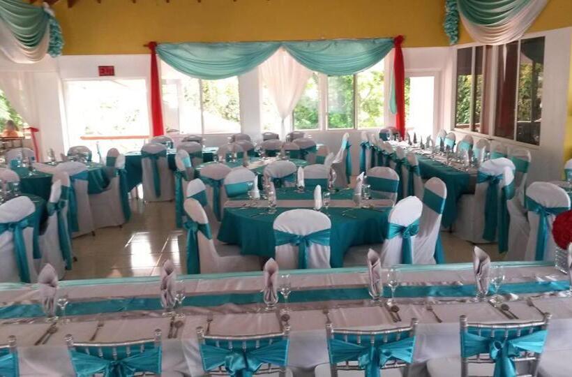 اتاق استاندارد با چشمانداز باغ, Alexandrina