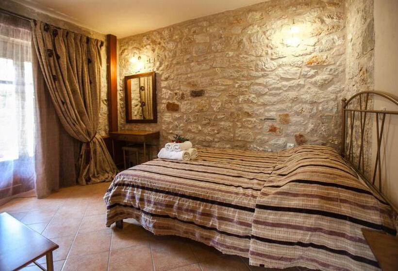 带有一个卧室和海景的高级公寓, Anigraia