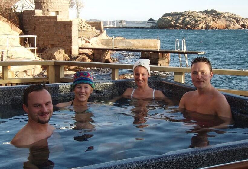 标准间带漩涡浴缸, Strandflickornas Husen Invid Havet