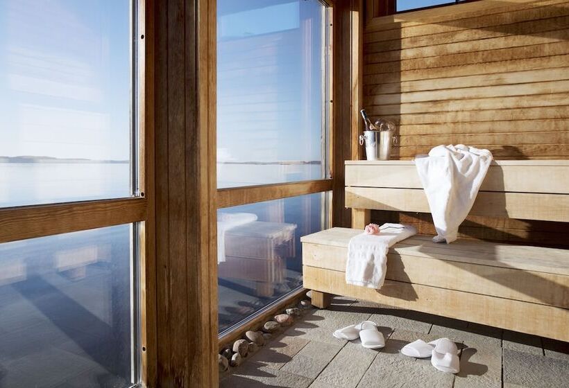 标准间带漩涡浴缸, Strandflickornas Husen Invid Havet