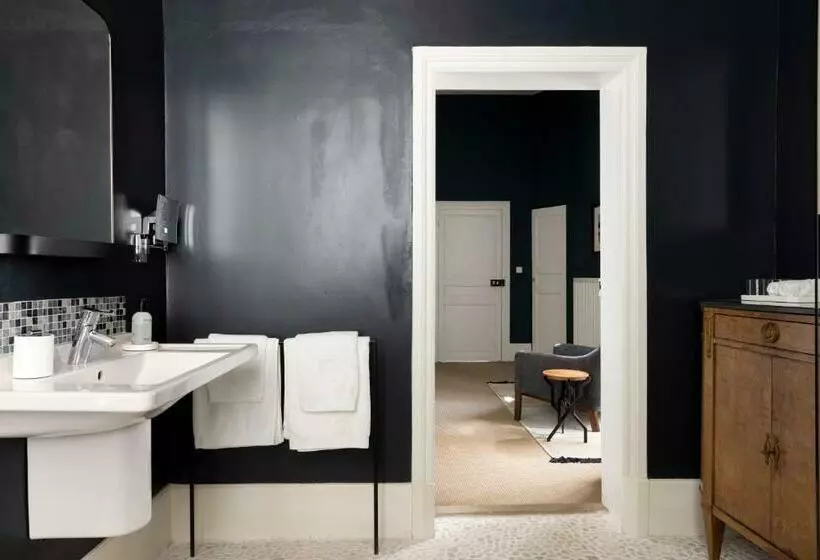 ガーデンビューデラックスルーム, Chateau De La Resle   Design Hotels