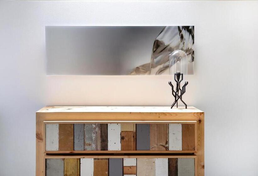 Люкс, Chateau De La Resle   Design Hotels