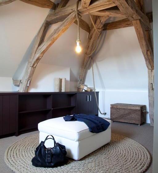 キングサイズベッドのスイートルーム, Chateau De La Resle   Design Hotels
