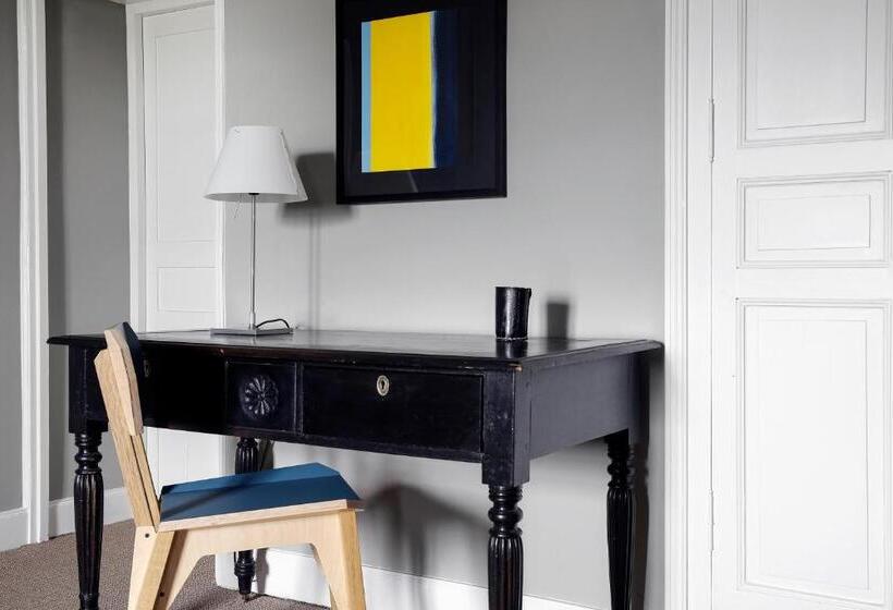 Люкс, Chateau De La Resle   Design Hotels