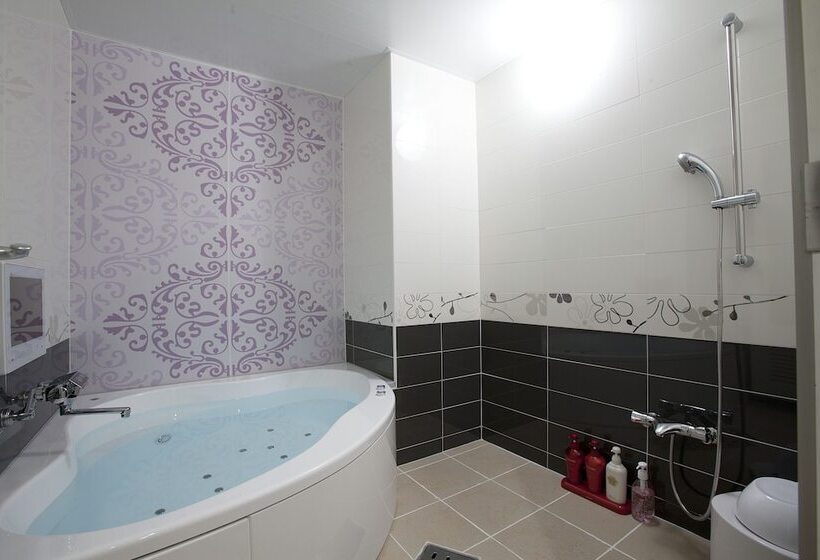 اتاق لوکس, Alfa Kyoto