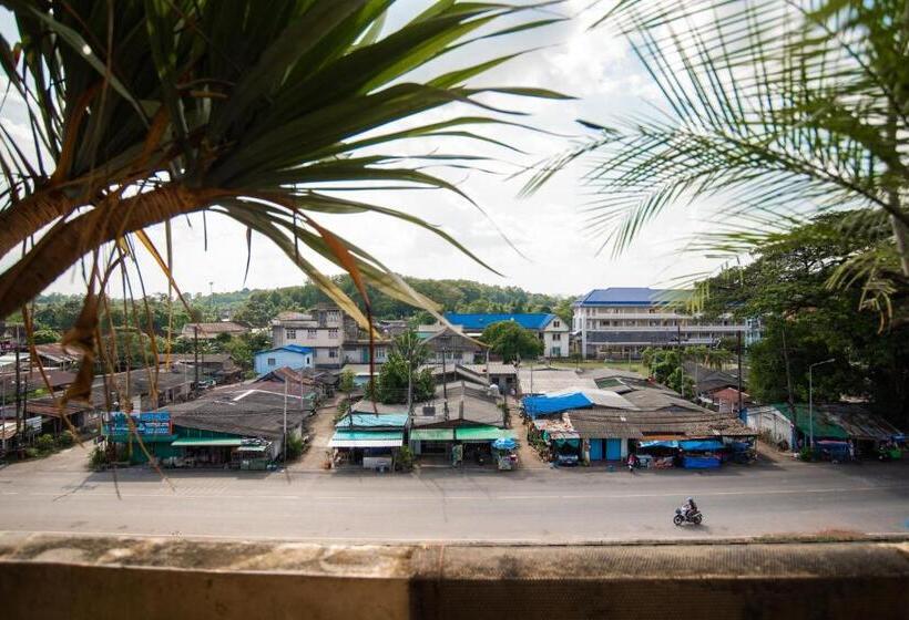 חדר דלוקס, Ban Ao Thong