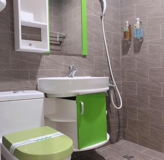 اتاق اکونومی, Clover House 自助式無人旅店