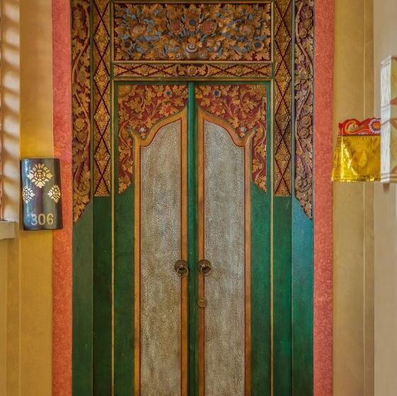 Королевский Люкс, Dwaraka The Royal Villas