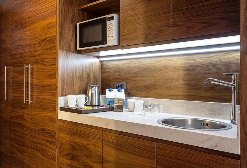 スイート, Bof Hotels Business