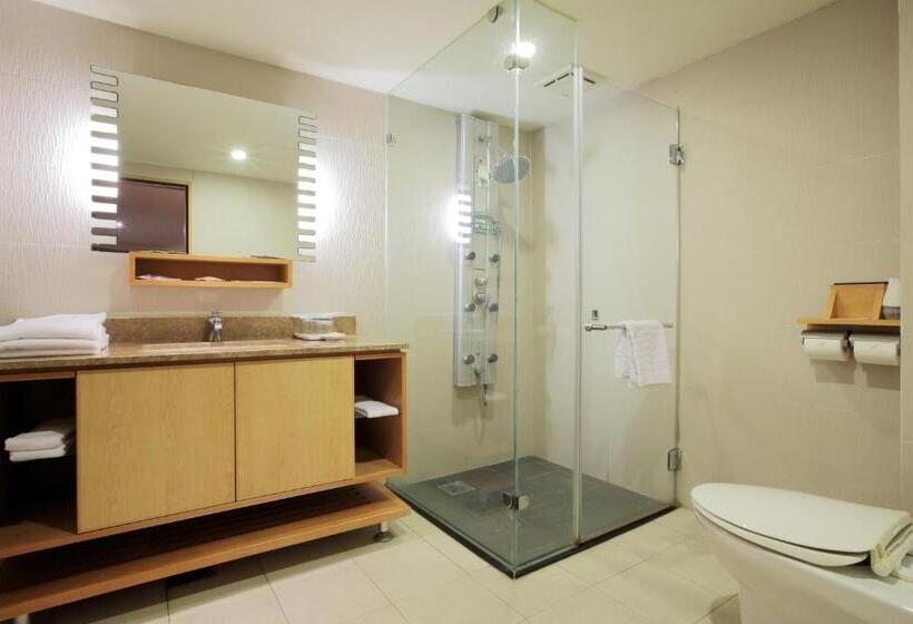 اتاق لوکس سه تخته, Jin Hua