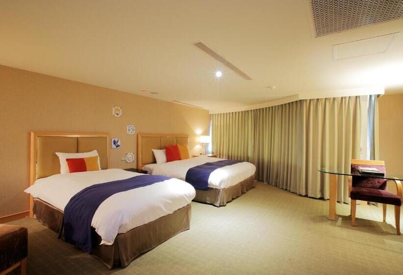 اتاق لوکس سه تخته, Jin Hua