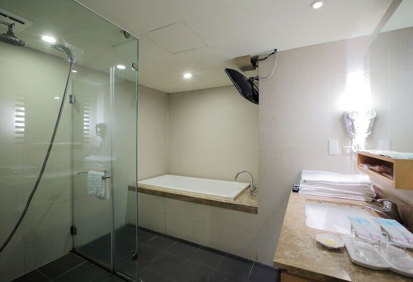 اتاق لوکس چهار تخته, Jin Hua