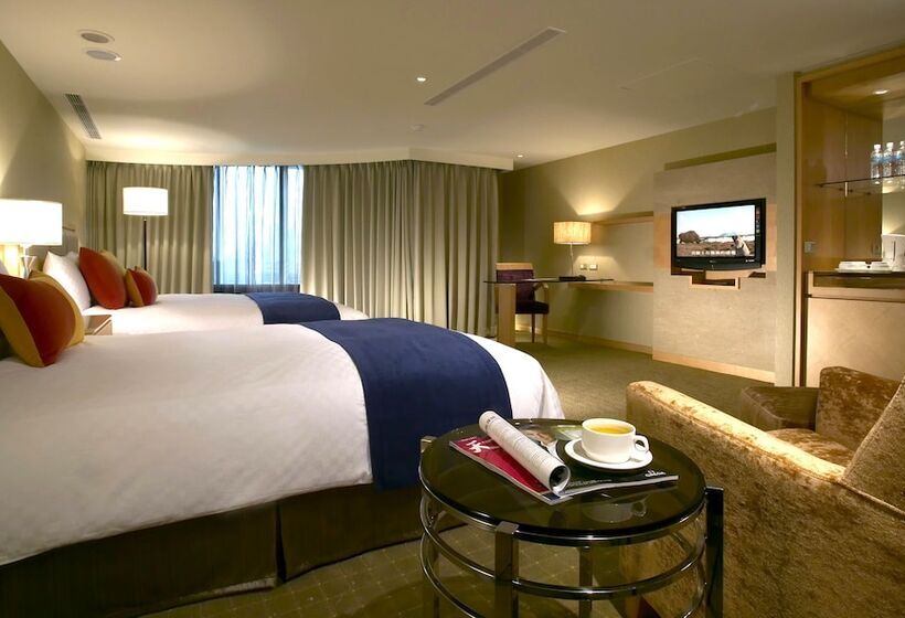 اتاق لوکس سه تخته, Jin Hua