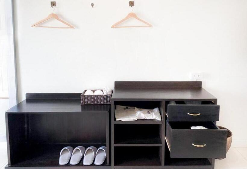 اتاق لوکس, Koranaree Courtyard Boutique