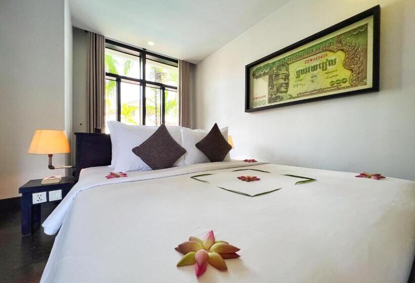 اتاق لوکس با چشم‌انداز استخر, The Bliss Angkor