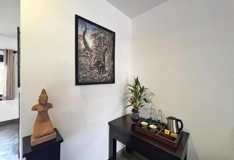اتاق لوکس با چشم‌انداز استخر, The Bliss Angkor