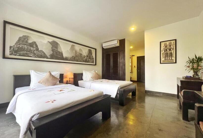 اتاق لوکس با چشم‌انداز استخر, The Bliss Angkor