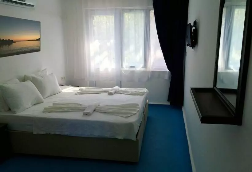 Habitación Triple Economy, Marvel Beach