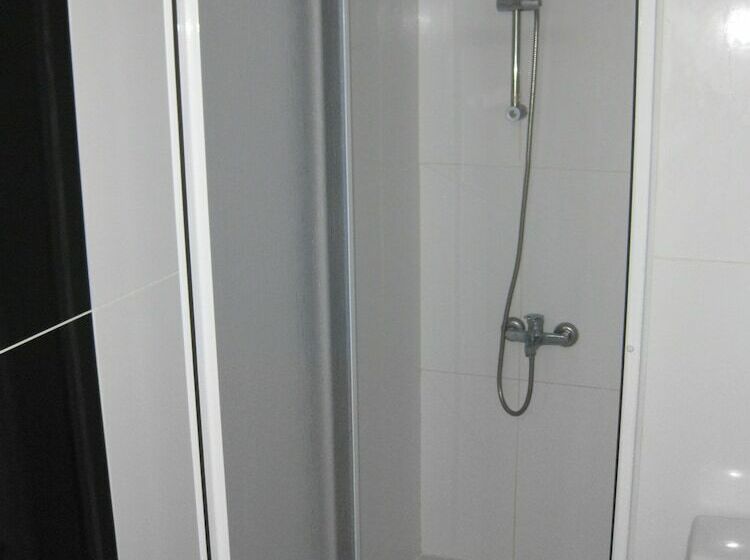 经济型三人房间, Marvel Beach