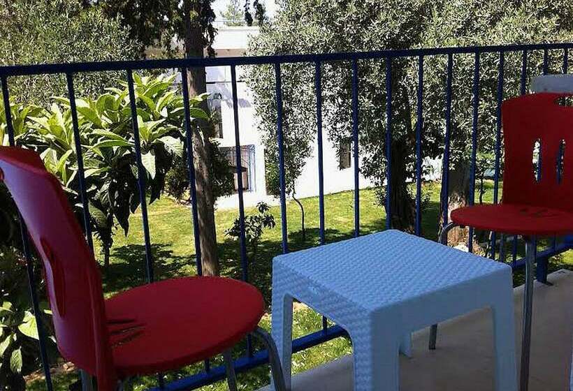 经济型家庭间, Marvel Beach