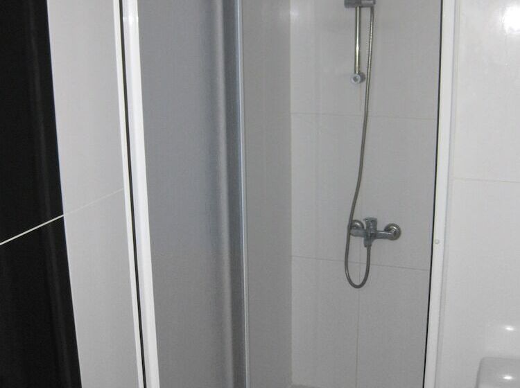 单人经济间, Marvel Beach