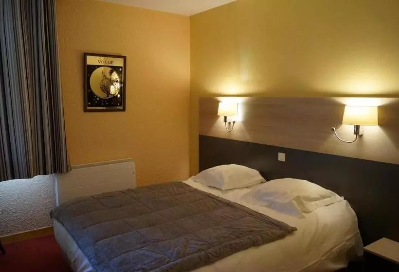 Standard Triple Room, Restaurant La Martiniere