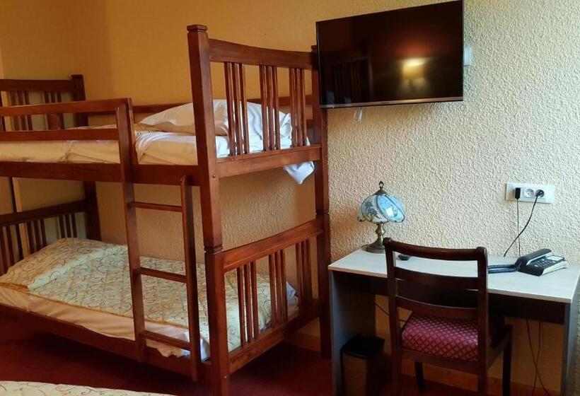 غرفة قياسية رباعية, Restaurant La Martiniere