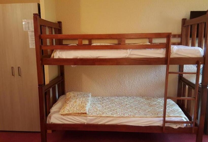 غرفة قياسية رباعية, Restaurant La Martiniere