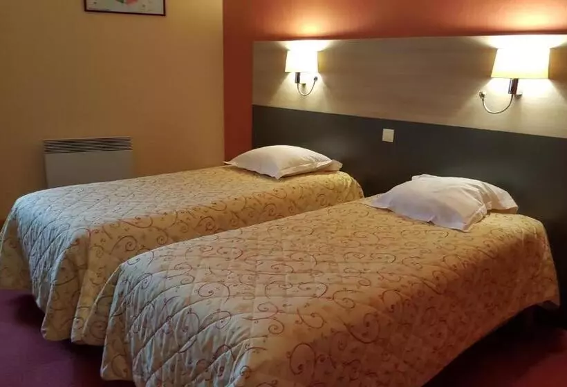 Standard Quadruple Room, Restaurant La Martiniere