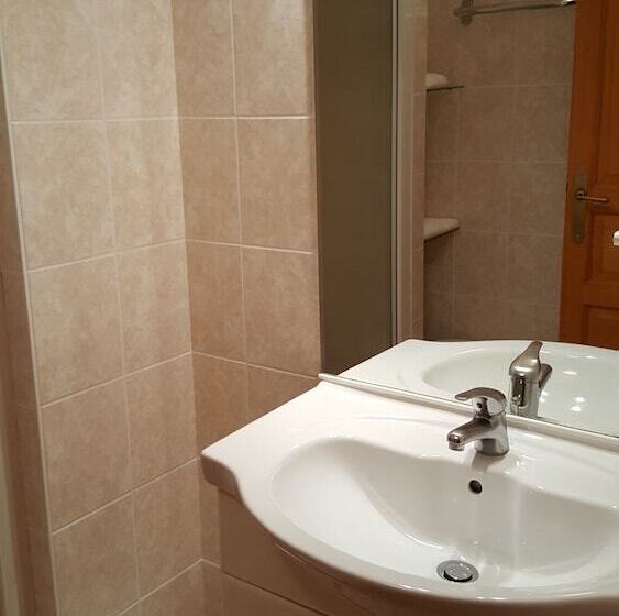 غرفة قياسية, Restaurant La Martiniere