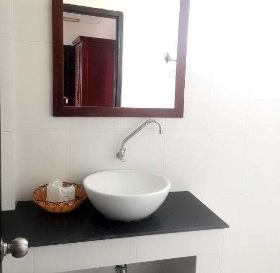 חדר משפחתי, Vientiane Sp