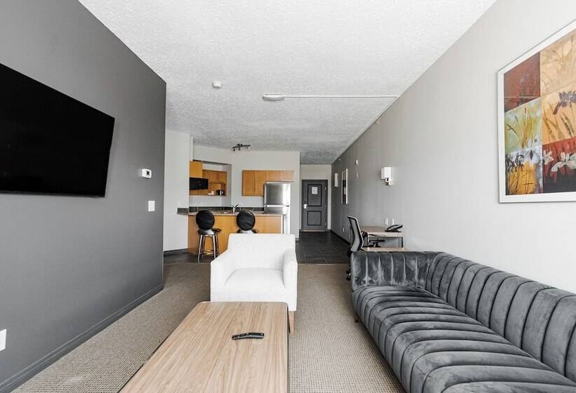 جناح, Premier Residences