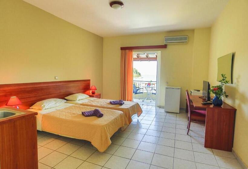 스탠다드 발코니 룸 바다 전망, Amfitriti Hotel & Studios