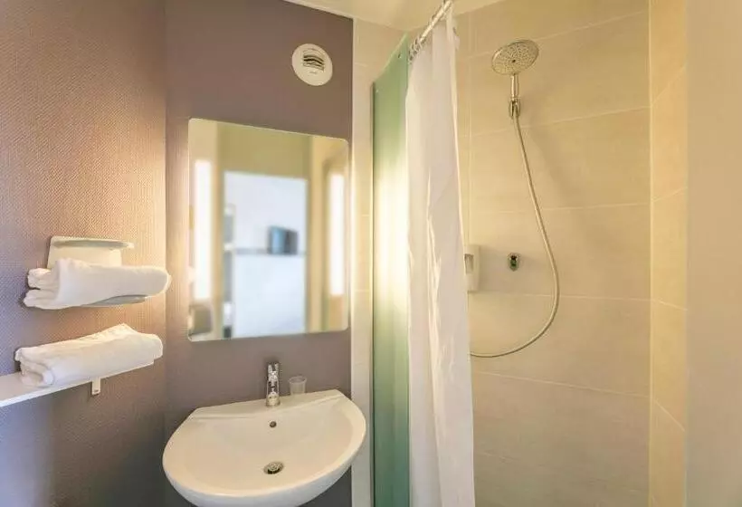 اتاق استاندارد سه نفره, B&b Hotel Poitiers 1 Futuroscope
