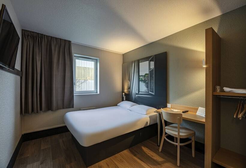 غرفة قياسية لذوى الاحتياجات الخاصة, B&b Hotel Poitiers 1 Futuroscope