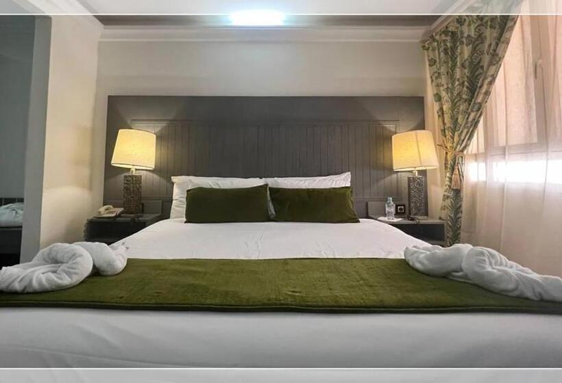 주니어 스위트, Al Massira